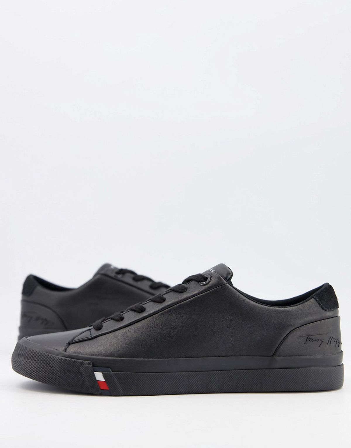 Tommy Hilfiger Leather Sneakers With Small Logo In Black