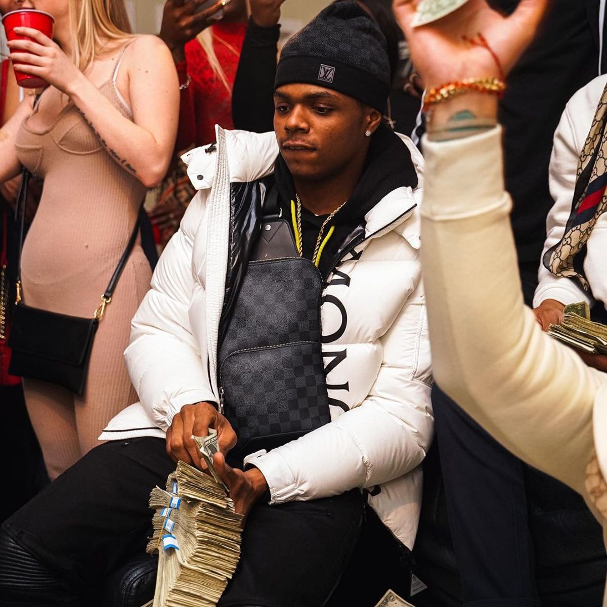 TJ Porter Outfit from March 18, 2021 WHAT’S ON THE STAR?