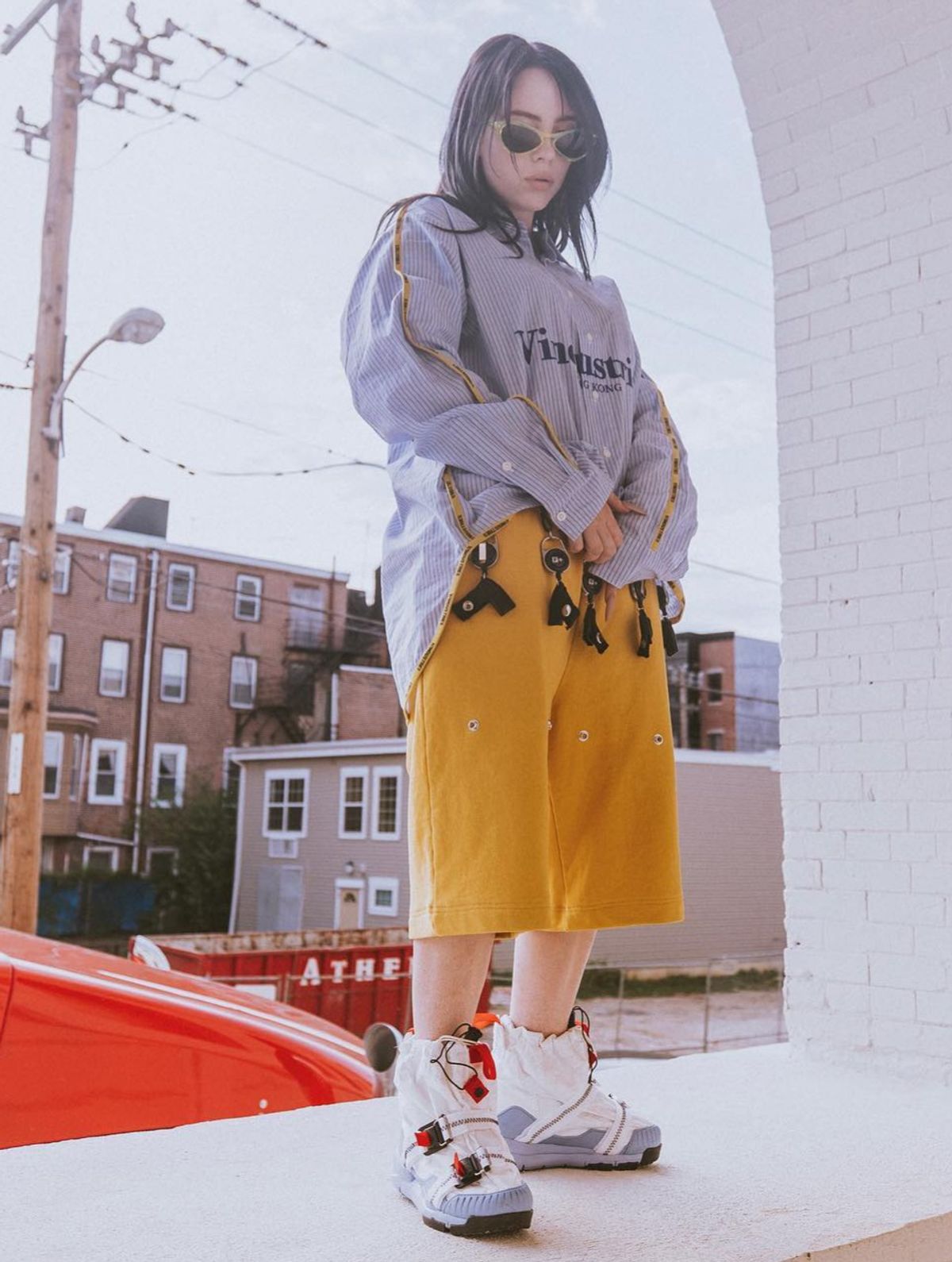 Billie Eilish Outfit from January 7, 2020 | WHAT’S ON THE STAR?