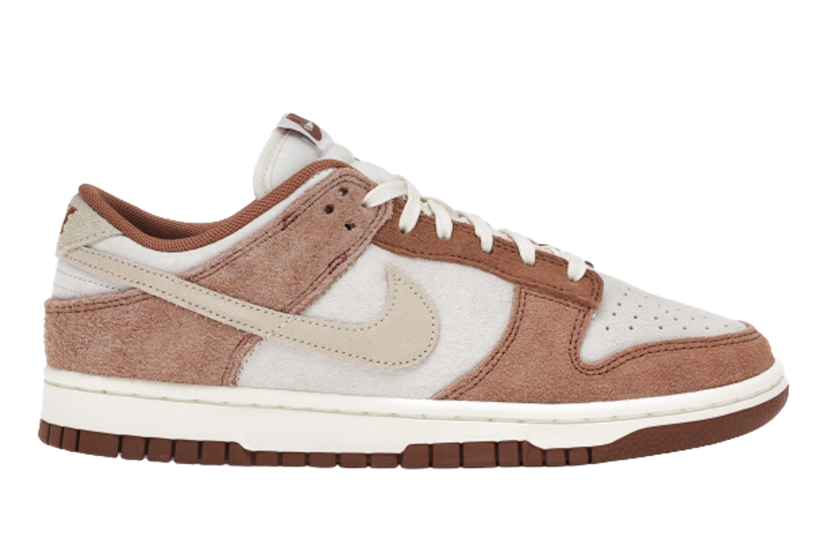 Nike Dunk Low Medium Curry Sneakers