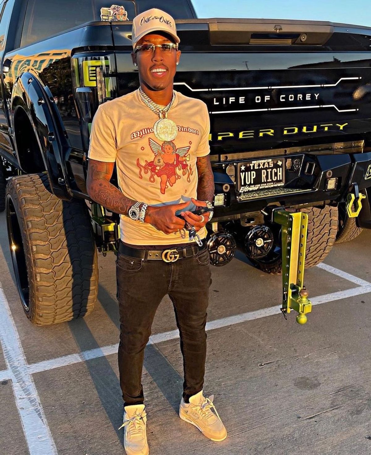 Millionaire Mindset Clothing, Shoes & Accessories WHAT’S ON THE STAR?