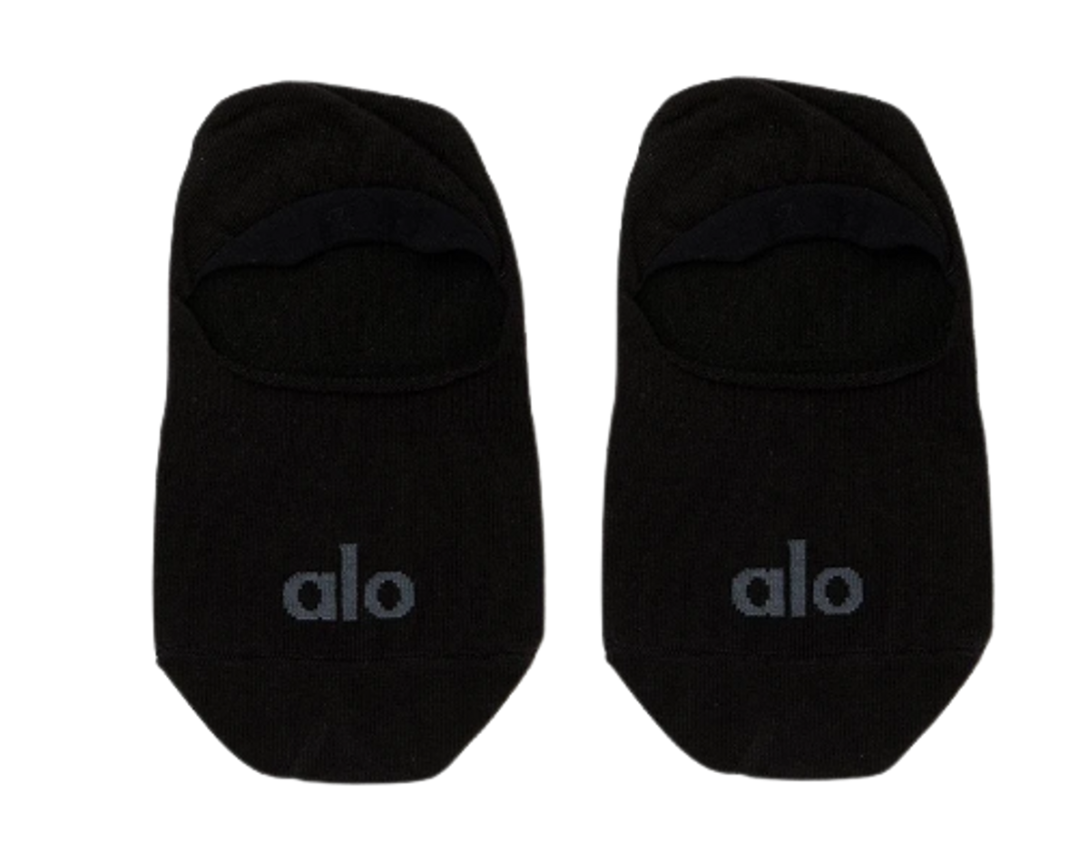 Alo Yoga Conceal Black Socks WHAT’S ON THE STAR?