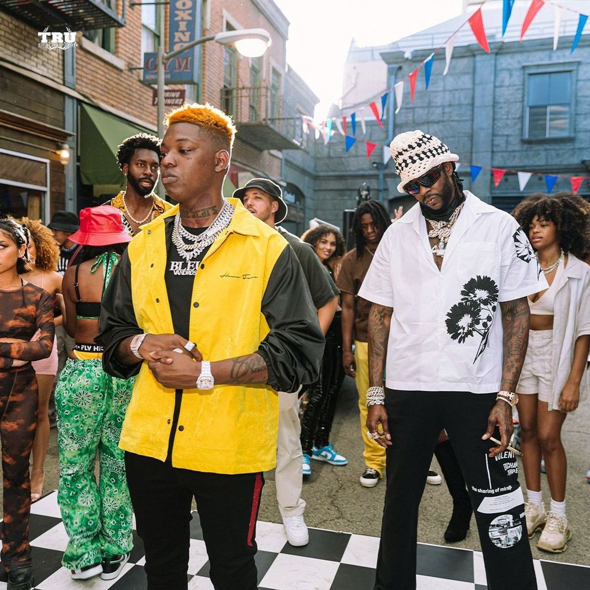 2 Chainz Outfit from June 14, 2021 WHAT’S ON THE STAR?