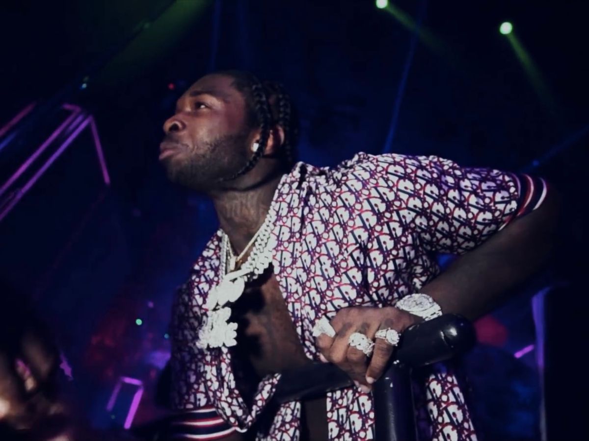 Pop Smoke & Future Outfits in "Mr Jones" Video WHAT’S ON THE STAR?