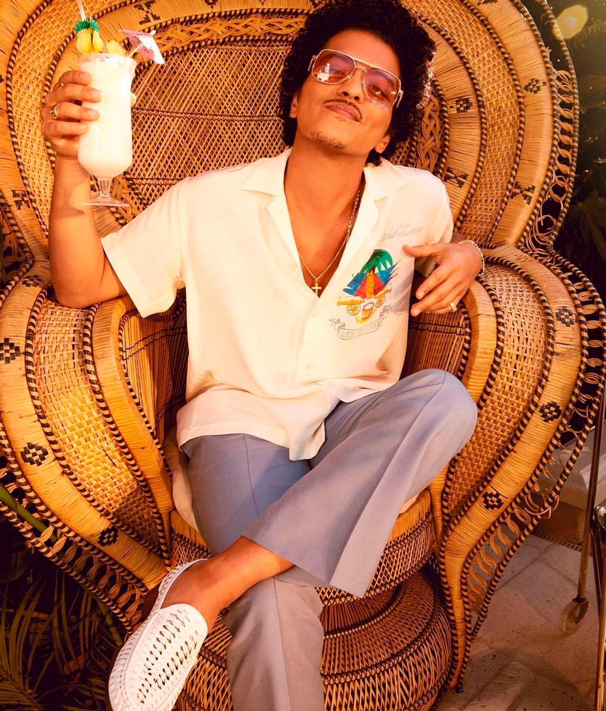 Bruno Mars Outfits Clothes Style And Fashion What S On The Star