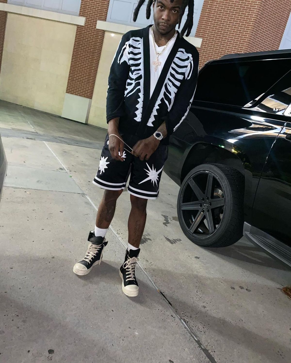 Yak Rapper Yak Gotti Outfit from September 3, 2021 | WHAT’S ON THE STAR?