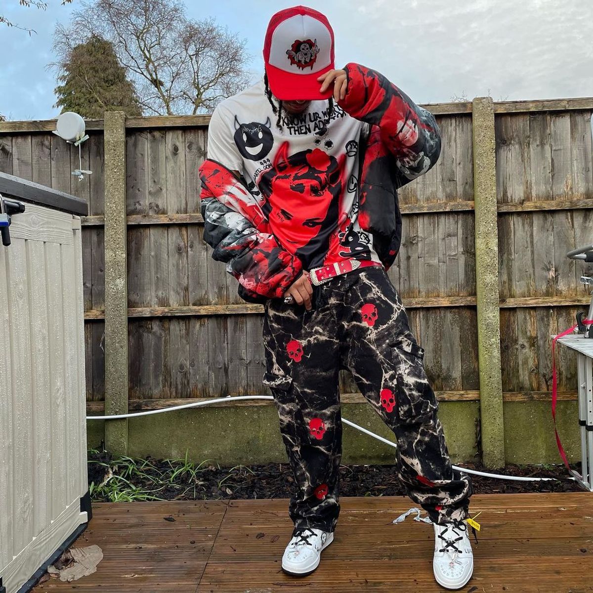 Wavyting: Clothing, Shoes & Accessories | WHAT’S ON THE STAR?