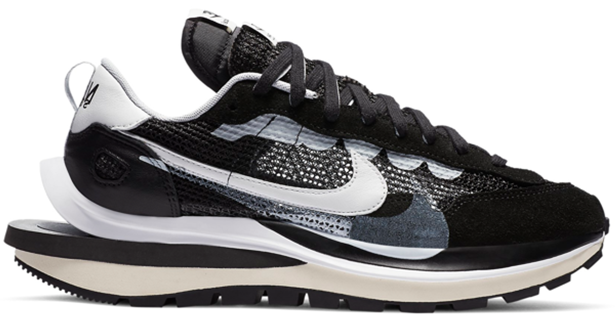 sacai nike vaporwaffle black white