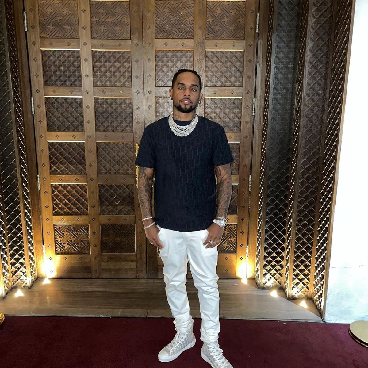 London On Da Track Outfit from November 10, 2021 WHAT’S ON THE STAR?