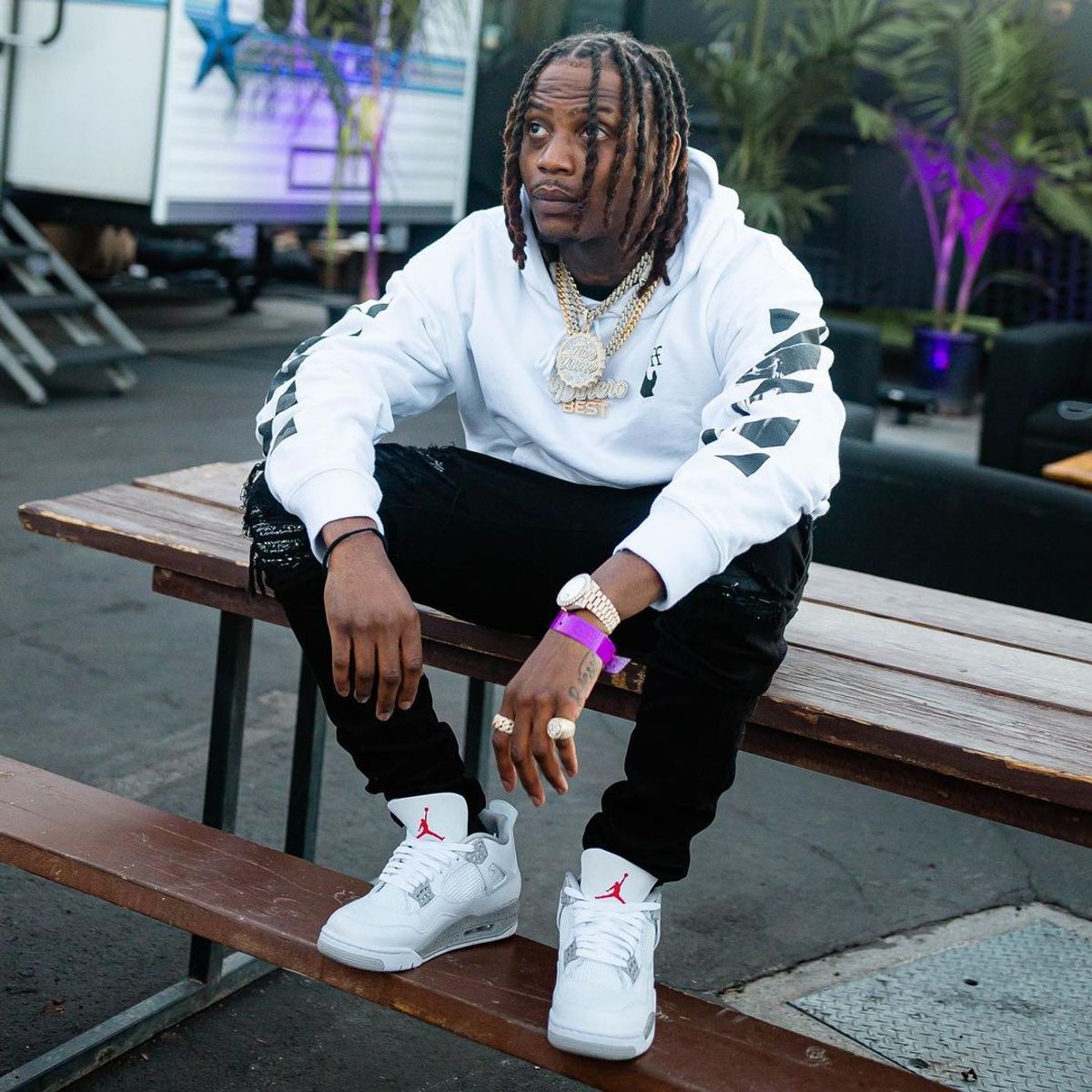 Flipp Dinero Outfit From November 18 2021 What S On The Star