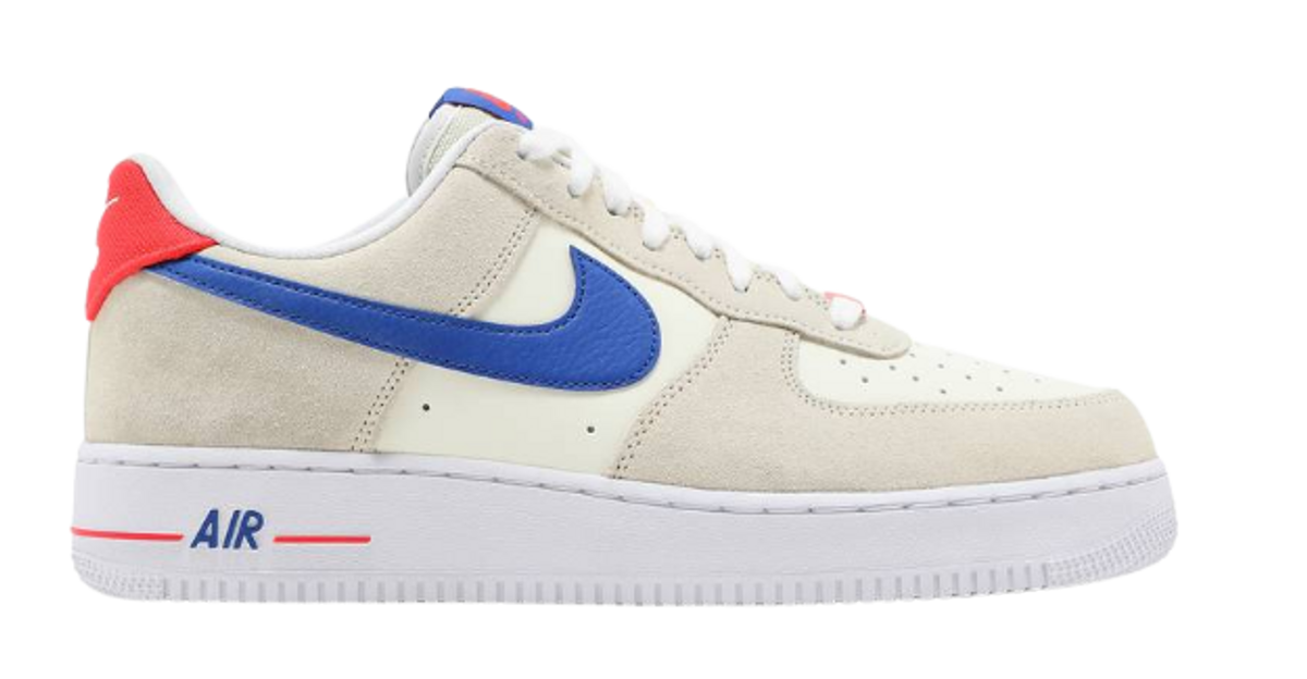 Nike Air Force 1 '07 LV8 Coconut Milk Hyper Royal Sneakers WHAT’S ON THE STAR?