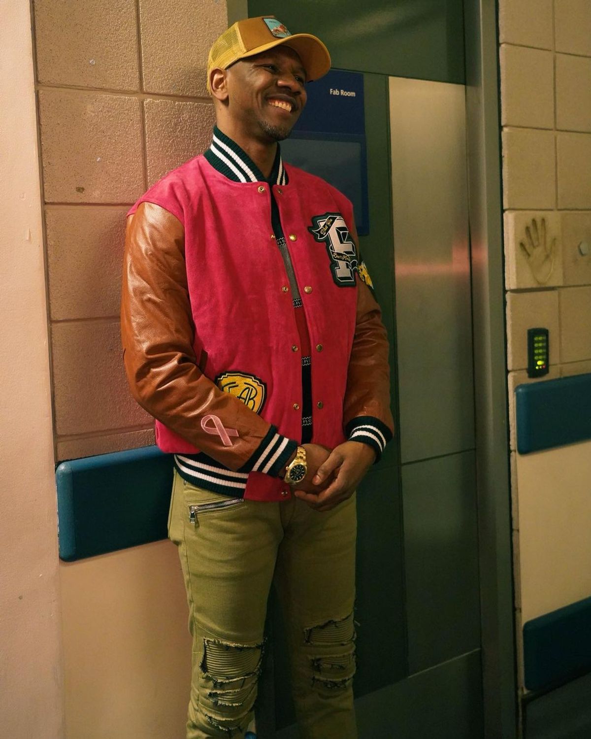 Giggs Outfit from December 1, 2021 | WHAT’S ON THE STAR?