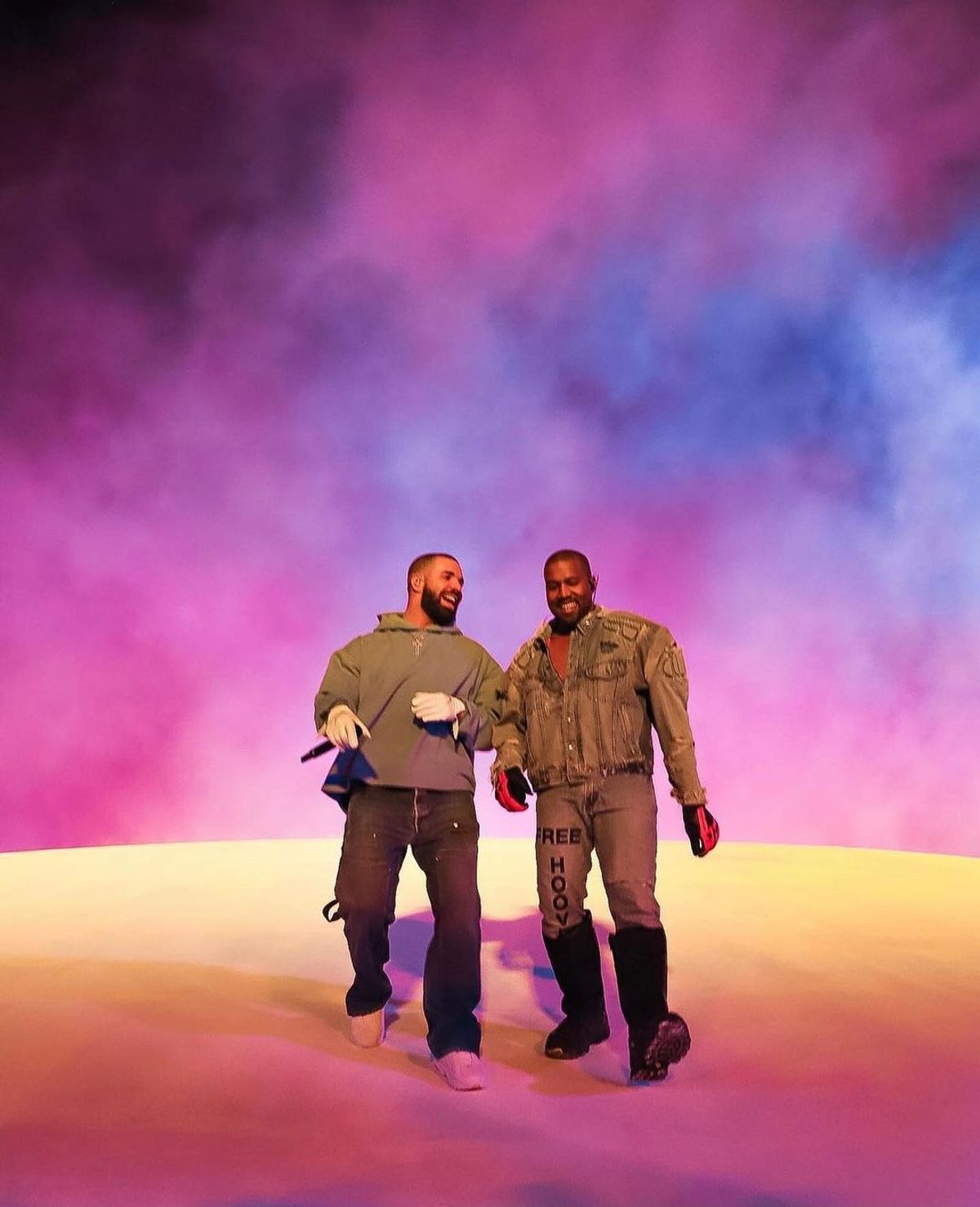 Kanye West Outfit from December 10, 2021 | WHAT'S ON THE STAR?