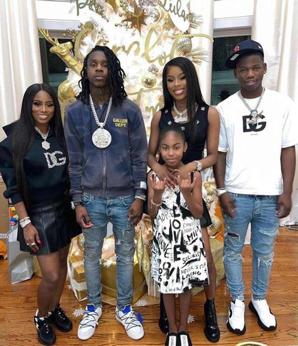 Polo G Outfit from December 25, 2021 | WHAT’S ON THE STAR?