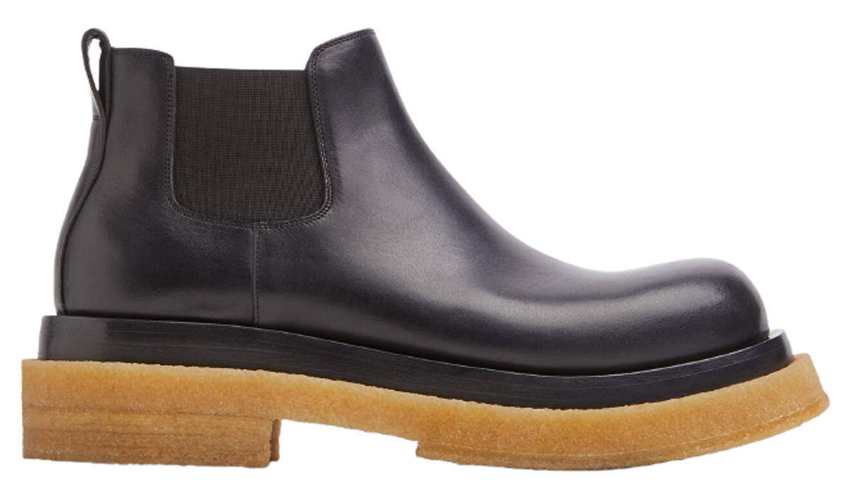 Bottega Veneta Vegetable-Tanned Leather Cropped Black Chelsea Boots
