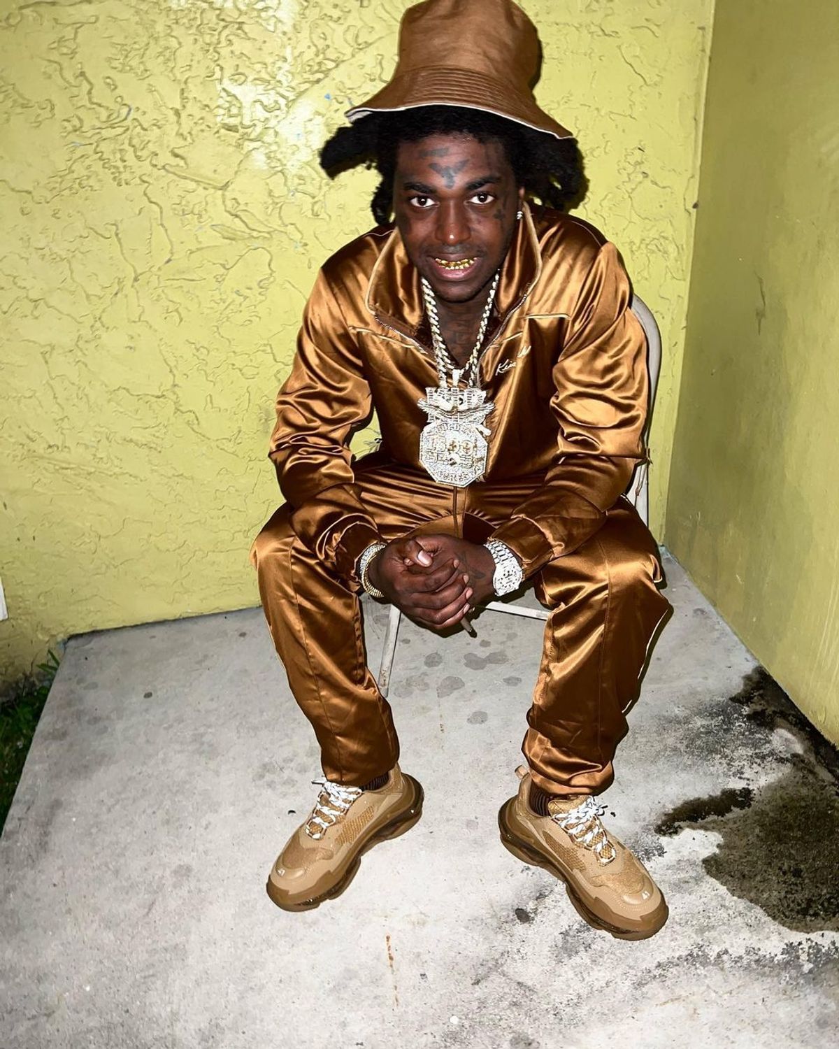 Kodak Black Outfit from January 17, 2022 WHAT’S ON THE STAR?