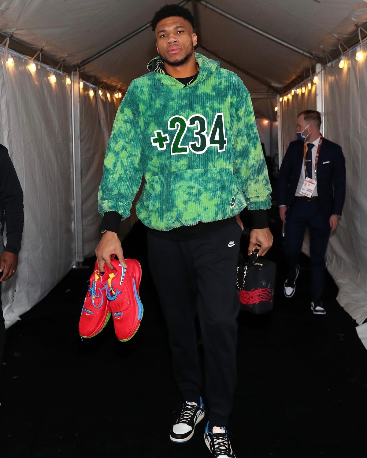 Giannis Antetokounmpo Outfit from February 21, 2022 | WHAT’S ON THE STAR?