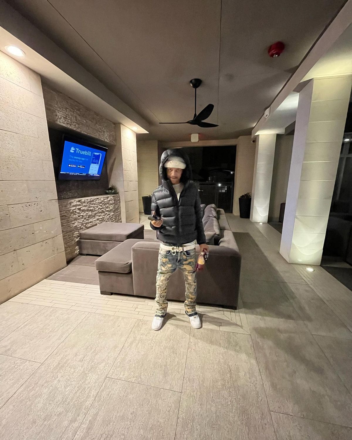 Iayze Outfit from March 14, 2022 WHAT’S ON THE STAR?