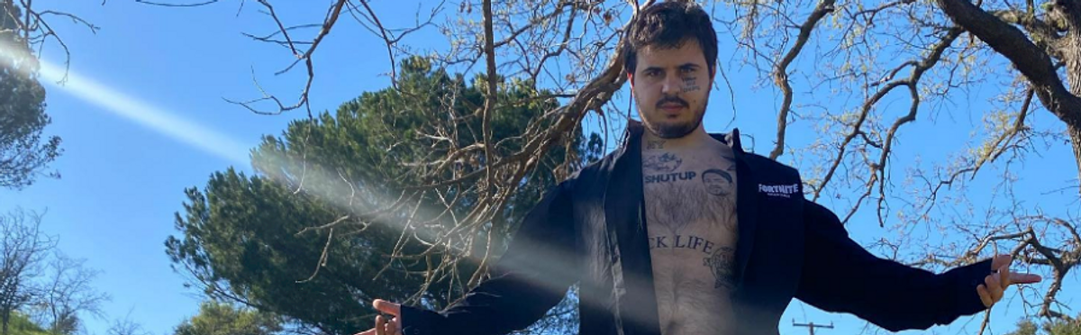 Austin Babbitt: Outfits, Clothes, Style and Fashion | WHAT’S ON THE STAR?