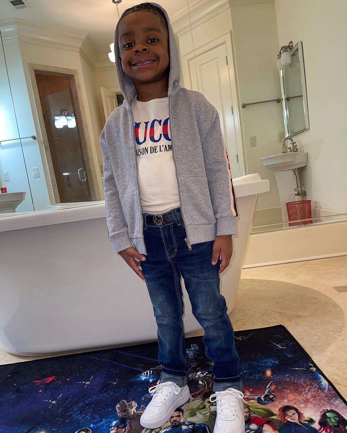 Jason Armani Outfit from January 31, 2021 | WHAT’S ON THE STAR?