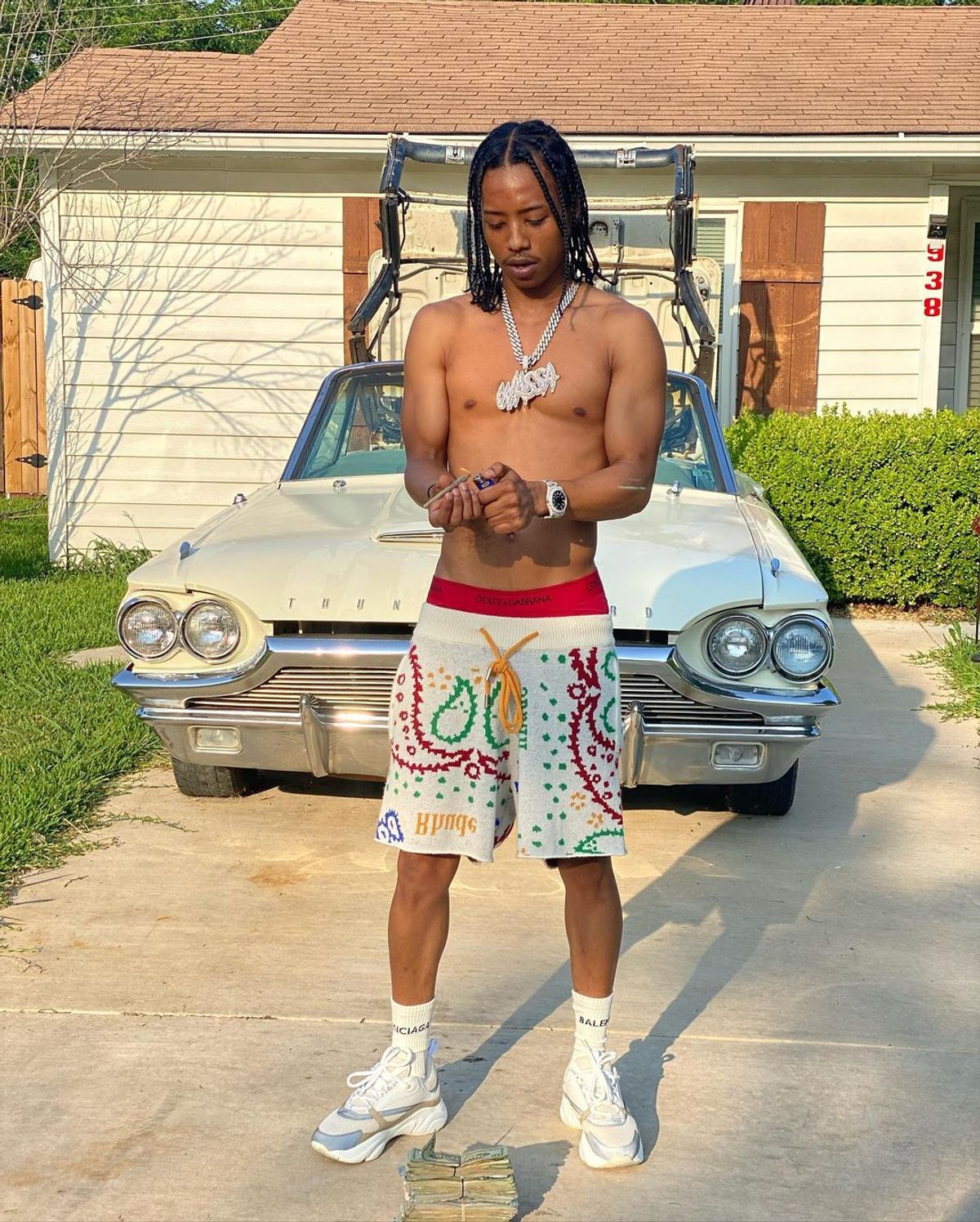 Pressa Outfit from June 11, 2022 | WHAT’S ON THE STAR?