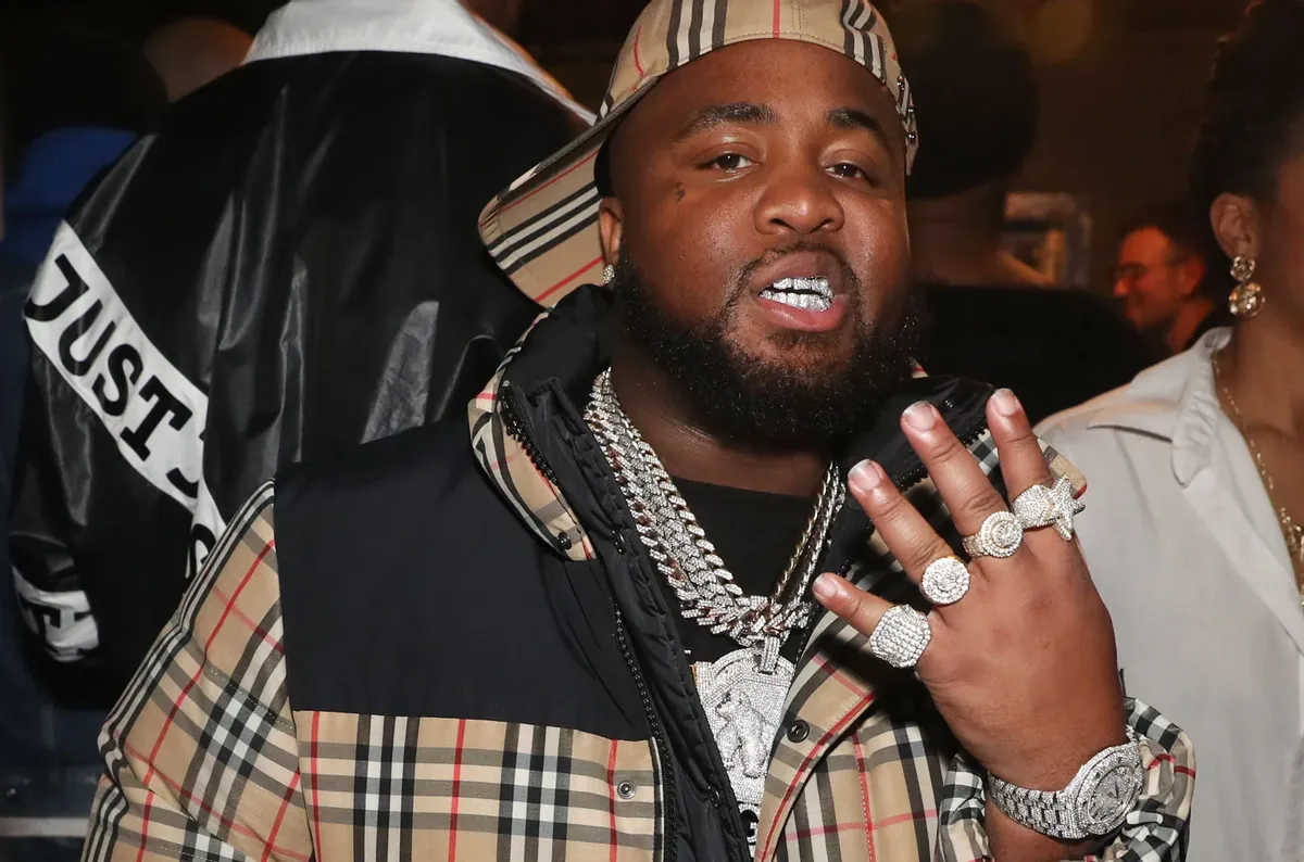 MO3: Outfits, Clothes, Style and Fashion | WHAT’S ON THE STAR?