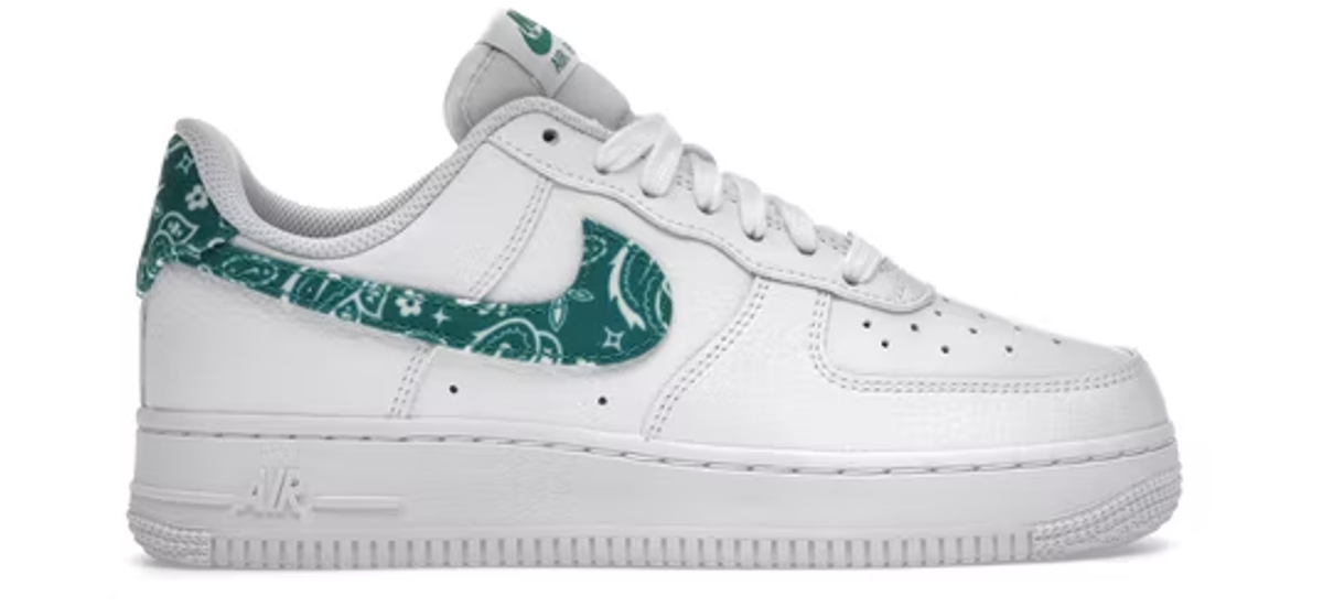 Nike White And Green Air Force 1 Low 07 Essential