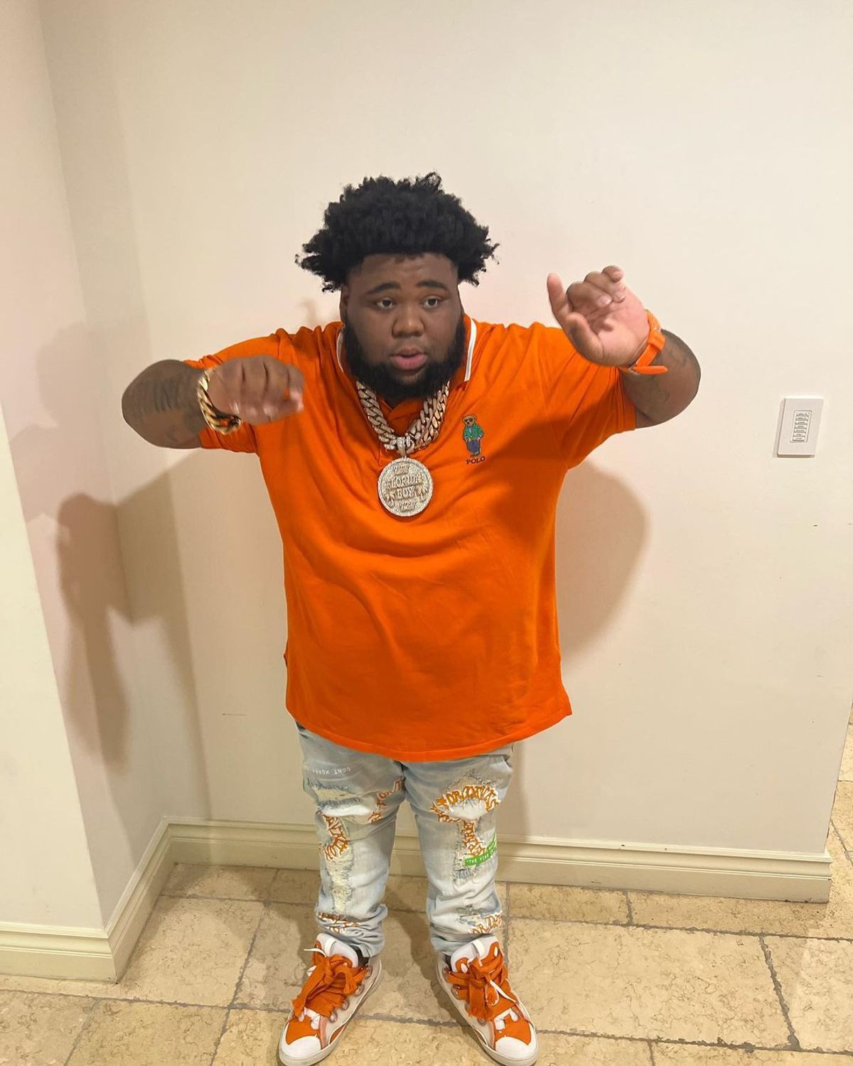 Rod Wave Outfit From August 23 2022 WHAT S ON THE STAR 