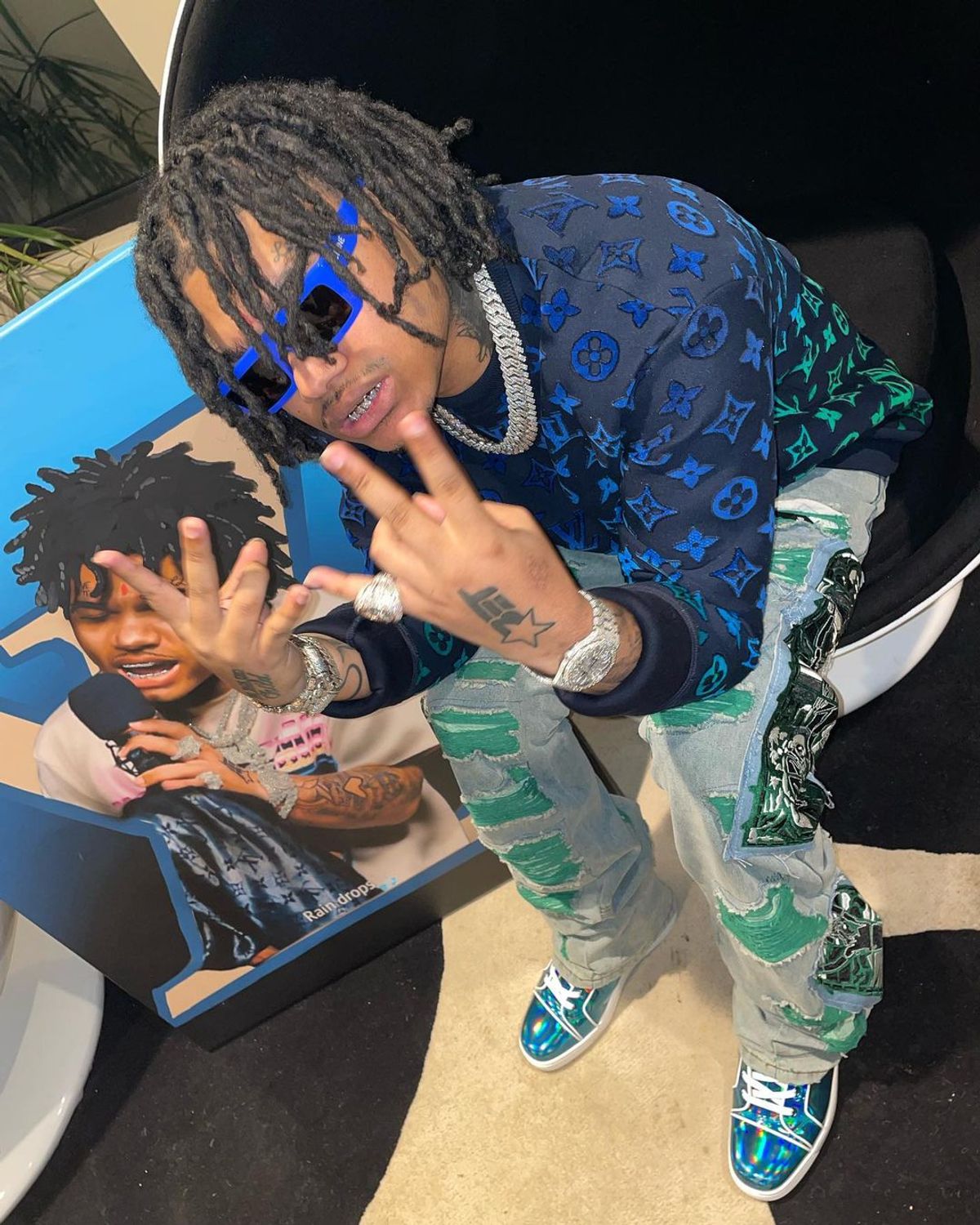 No Cap Outfit from October 1, 2022 WHAT’S ON THE STAR?