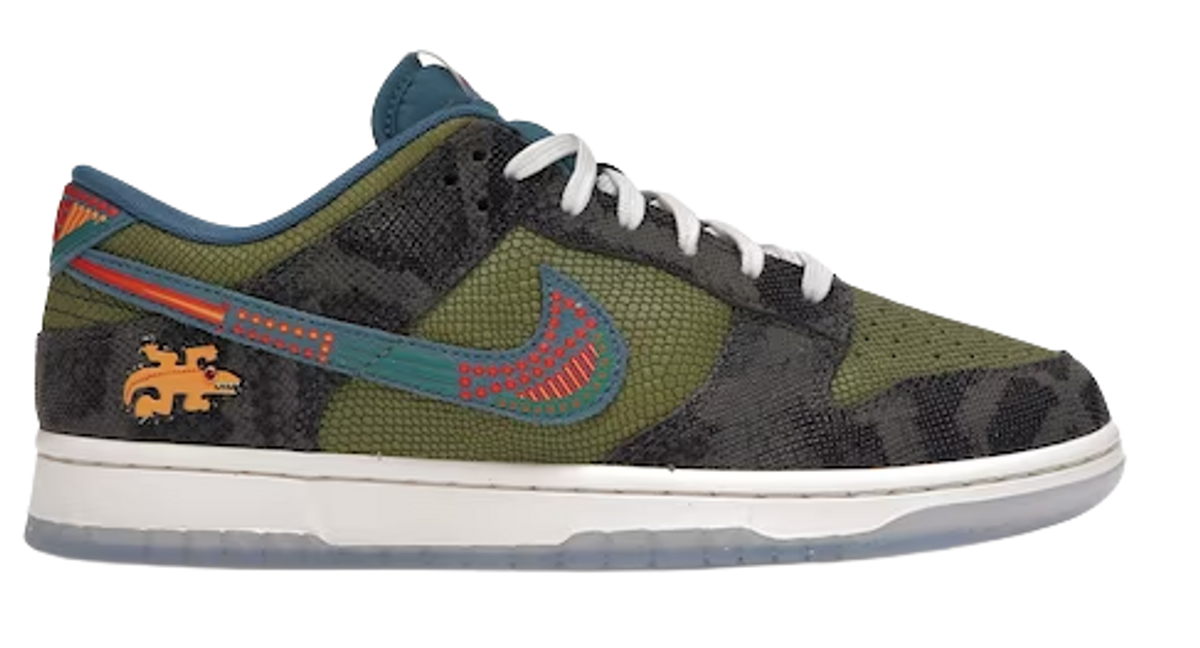 Nike Dunk Low Siempre Familia Sneakers