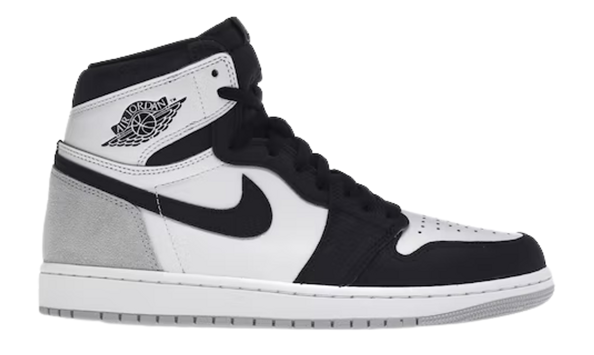 Nike Air Jordan 1 Retro High OG Bleached Coral Sneakers