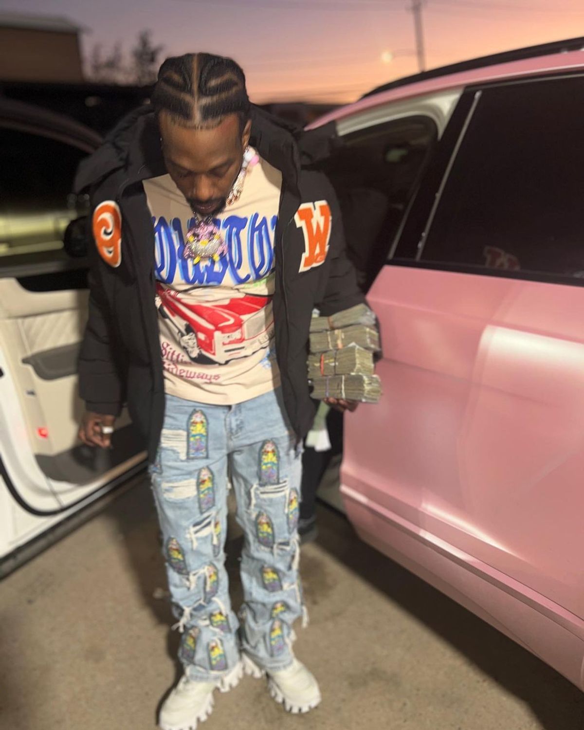 Sauce Walka Outfit from October 20, 2022 WHAT’S ON THE STAR?