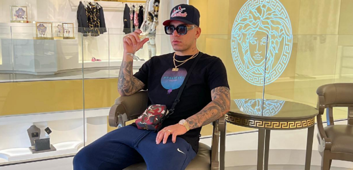 Ryan Castro: Outfits, Clothes, Style and Fashion | WHAT’S ON THE STAR?