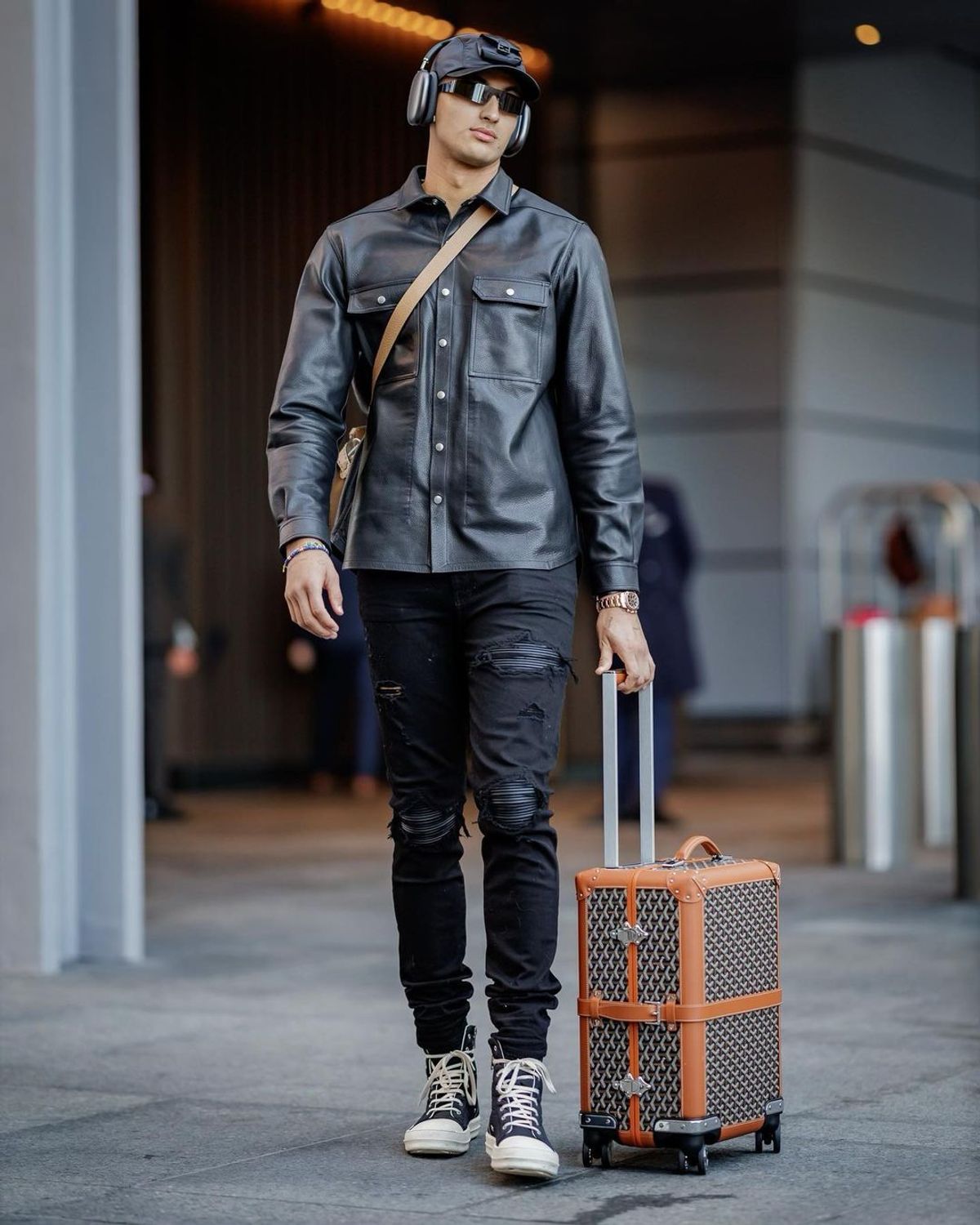 Kyle Kuzma Outfit from November 3, 2022 | WHAT’S ON THE STAR?