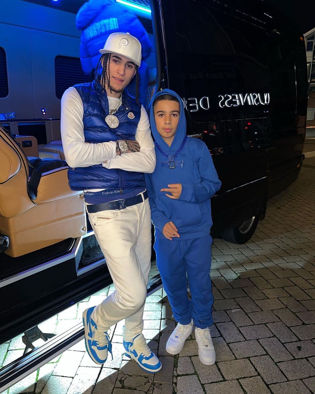 rondodasosa-outfit-from-october-23-2022-what-s-on-the-star