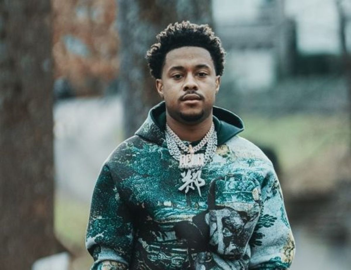 Tay B: Outfits, Clothes, Style and Fashion | WHAT’S ON THE STAR?