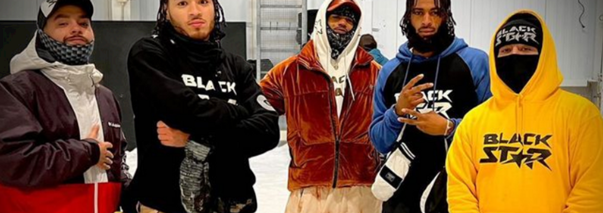 Black Star: Clothing, Shoes & Accessories | WHAT’S ON THE STAR?