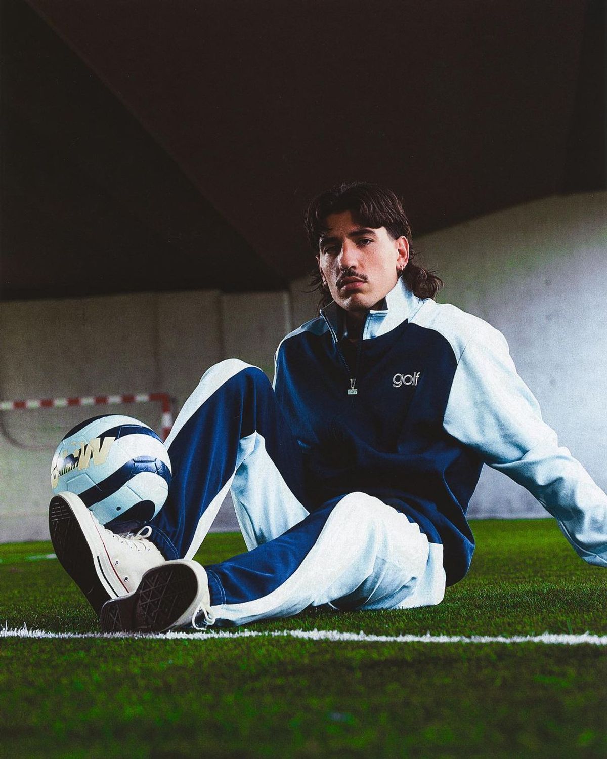 Hector Bellerin Outfit from November 22, 2022 | WHAT’S ON THE STAR?