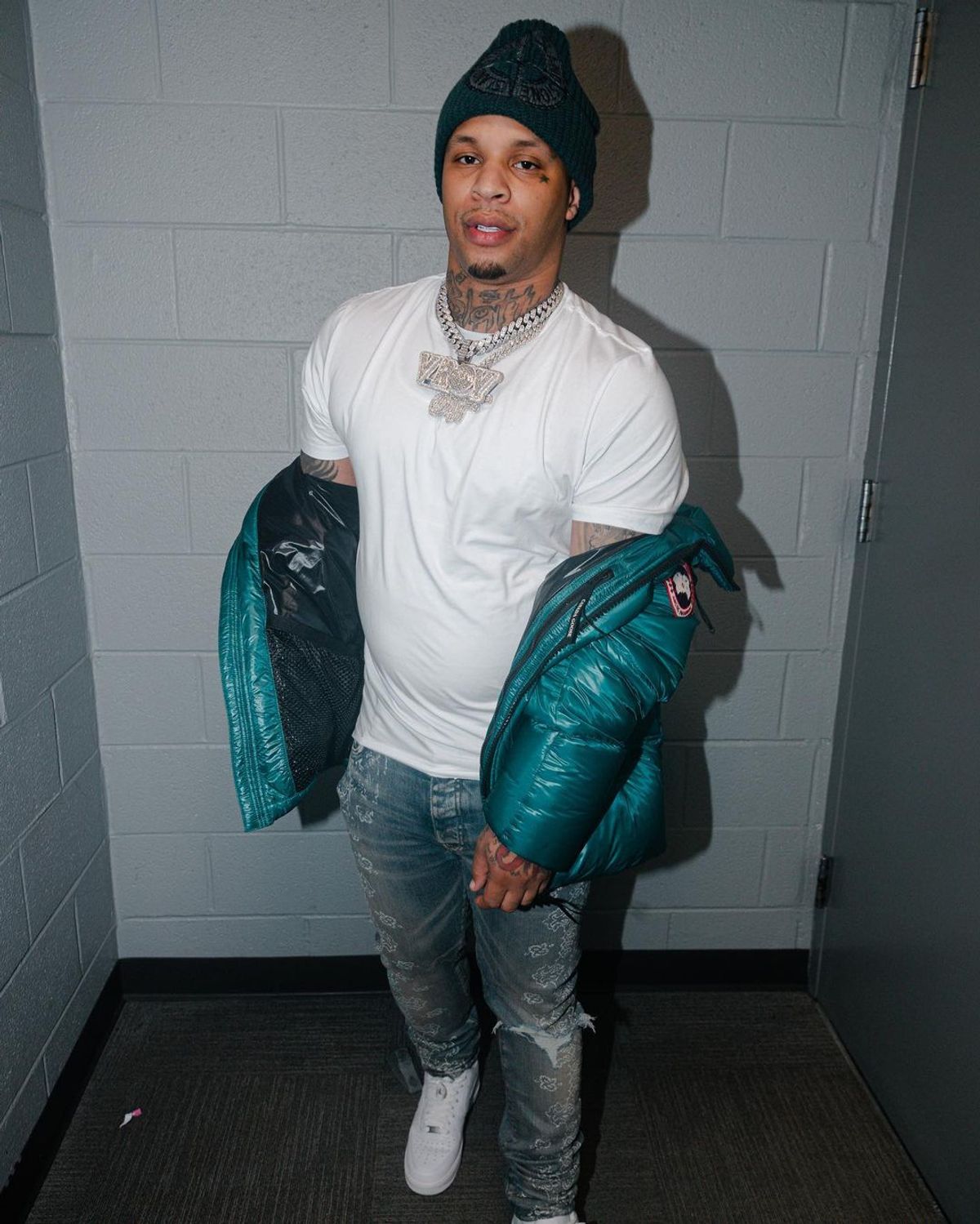 Doodie Lo Outfit from December 10, 2022 WHAT’S ON THE STAR?