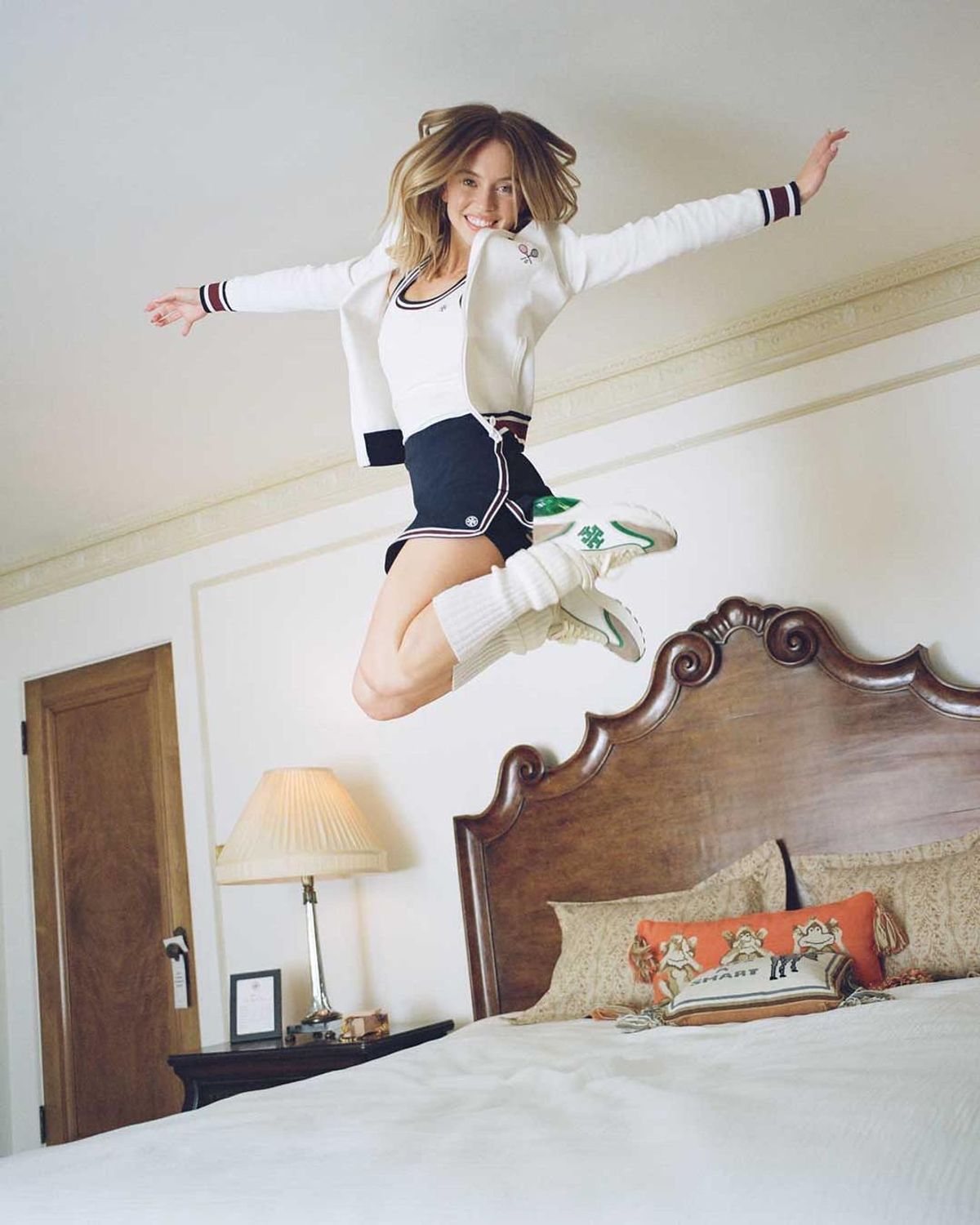 Sydney Sweeney Outfit from December 10, 2022 | WHAT’S ON THE STAR?