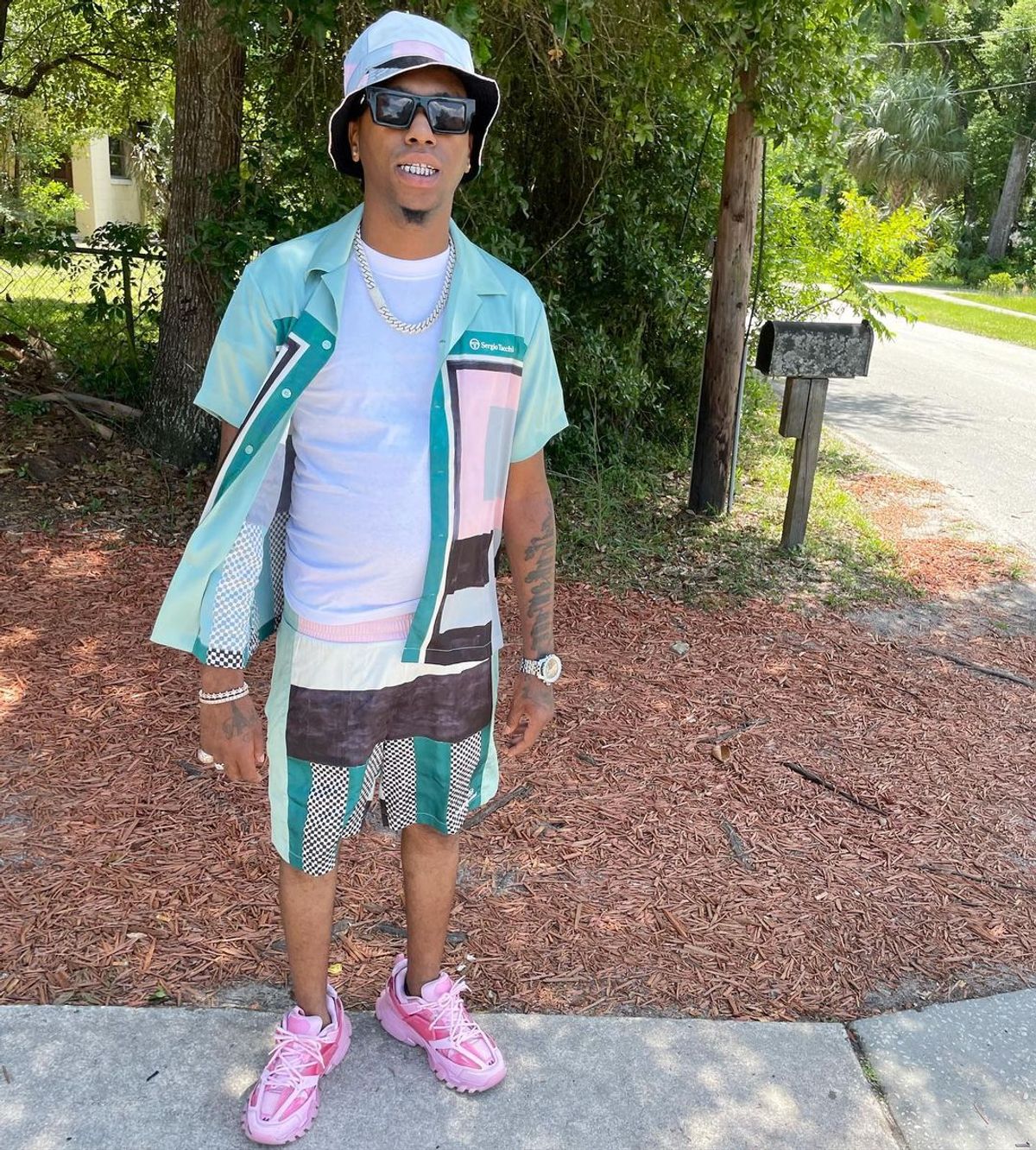 Goldenboy Countup Outfit from April 28, 2022 | WHAT’S ON THE STAR?