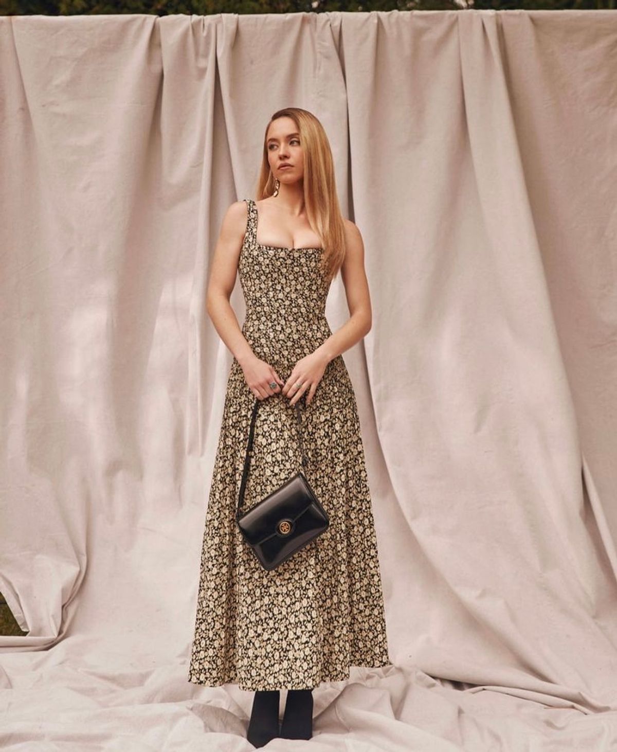 Sydney Sweeney Outfit from September 11, 2022 | WHAT’S ON THE STAR?