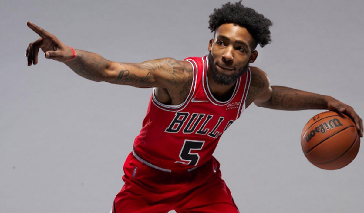 Derrick Jones Jr.: Outfits, Clothes, Style and Fashion | WHAT’S ON THE