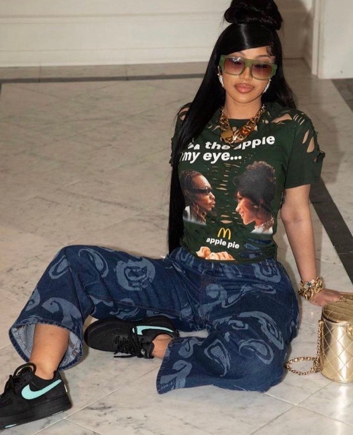 Cardi B Outfit from March 9, 2023 | WHAT’S ON THE STAR?
