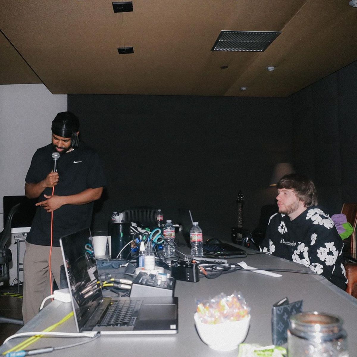 Murda Beatz Outfit from April 23, 2023 | WHAT’S ON THE STAR?