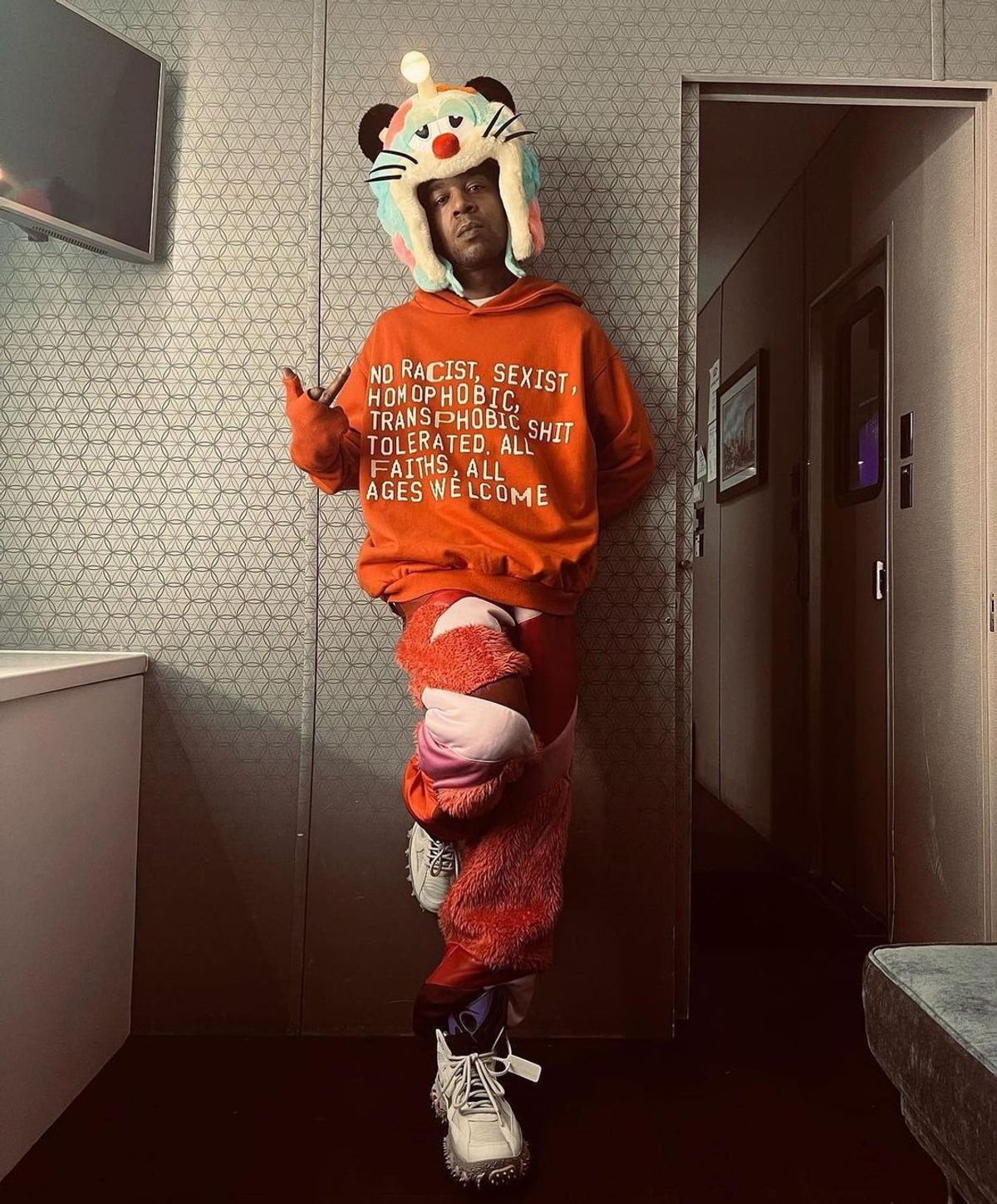 Cuddy Rapper Kid Cudi Outfit from April 29, 2023 | WHAT’S ON THE STAR?