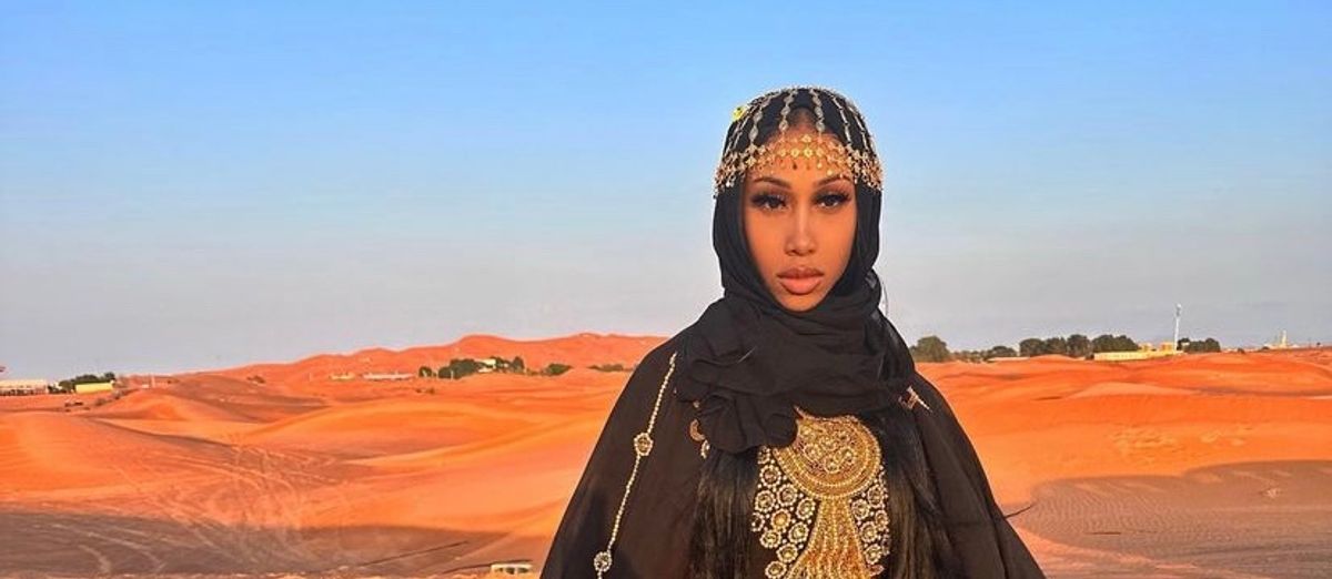 Kris Summers Outfits, Clothes, Style and Fashion WHAT’S ON THE STAR?