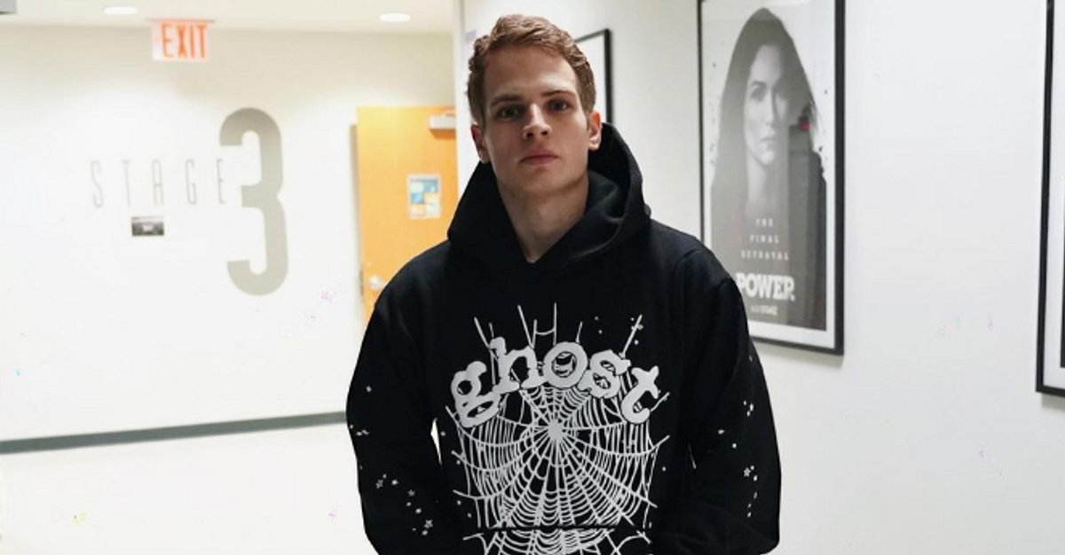 Gianni Paolo: Outfits, Clothes, Style and Fashion | WHAT’S ON THE STAR?