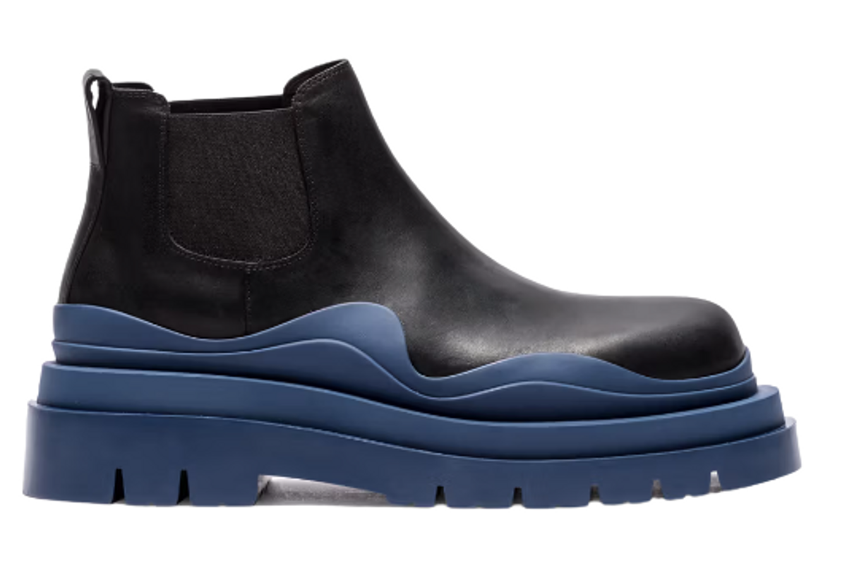 Bottega Veneta Black Leather Tire Chelsea Boots