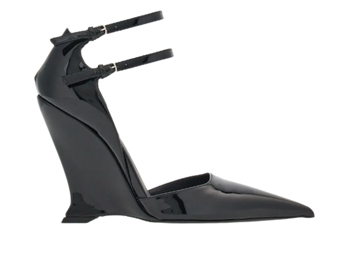 Ferragamo Wedge Heel Pumps WHAT’S ON THE STAR?